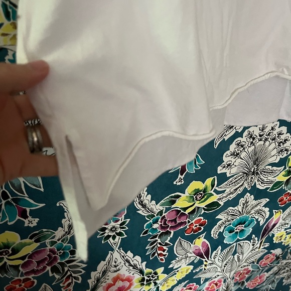 CHASOR: Women’s (M) rainbow aloha state Muscle T - Picture 3 of 5